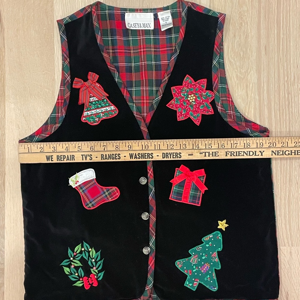 Holiday Plaid Vest with Festive Appliqués - Picture 4 of 8